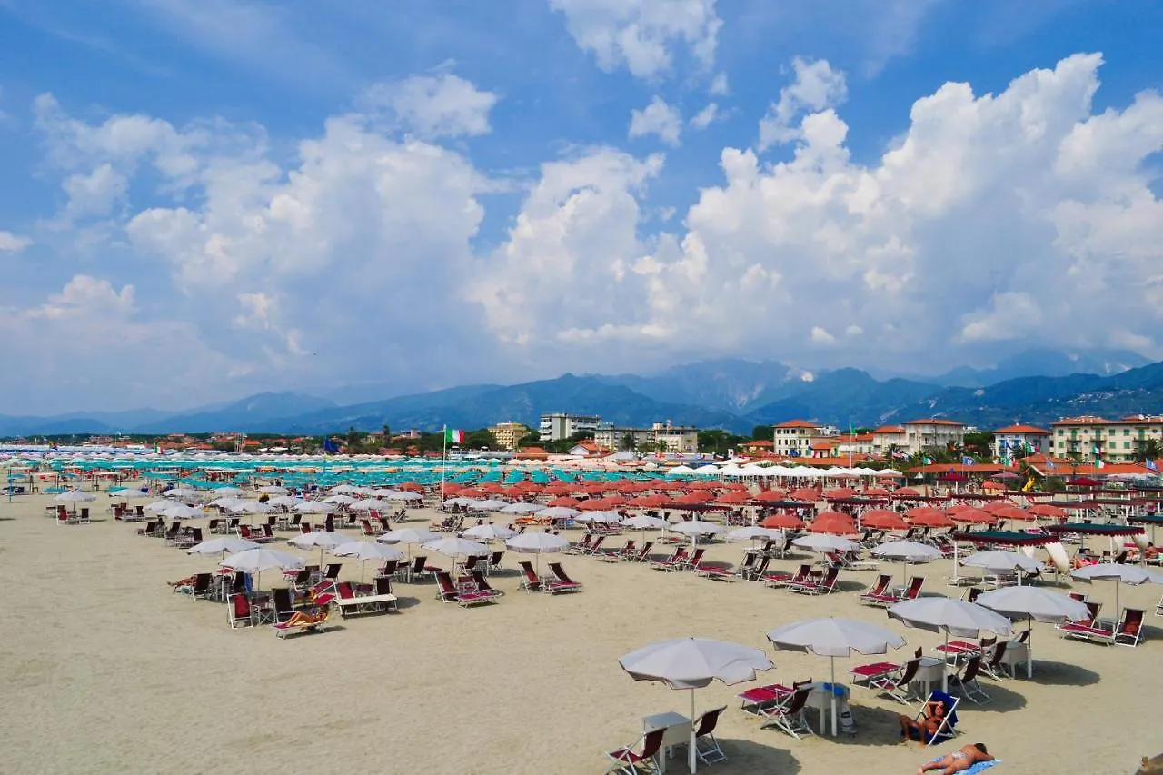 Casa Vittoria 800Mt From Sea Apartment Forte dei Marmi